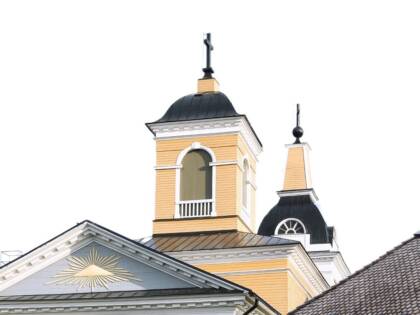 En hopklippt bild som visar kyrktornen på Bergö kyrka, Malax kyrka och Petalax kyrka.